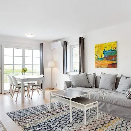 度假居 Modern Haven In